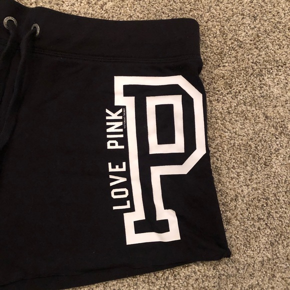 Victoria’s Secret PINK Black Shorts Size Small - Picture 2 of 4